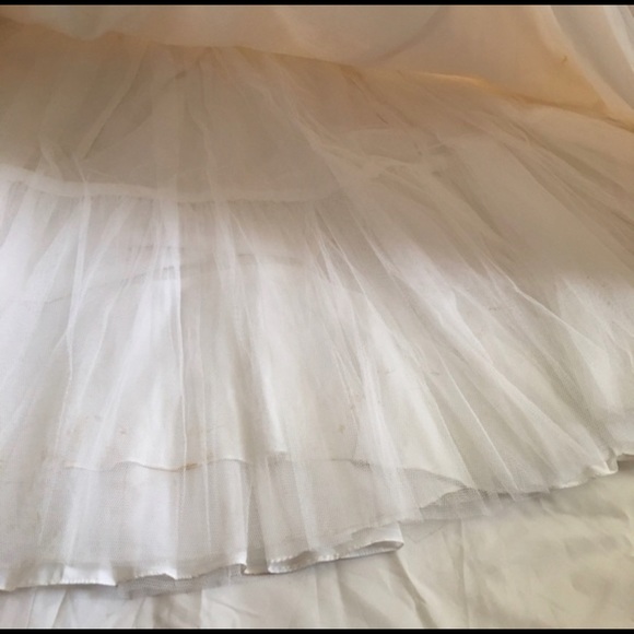 Amazing wedding Gown - Picture 8 of 8